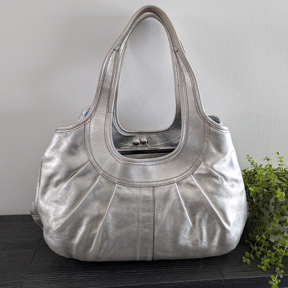 Kisslock Handbags - Ergo Pleated Platinum Metallic Leather Coach Kisslock Shoulder Hobo Bag